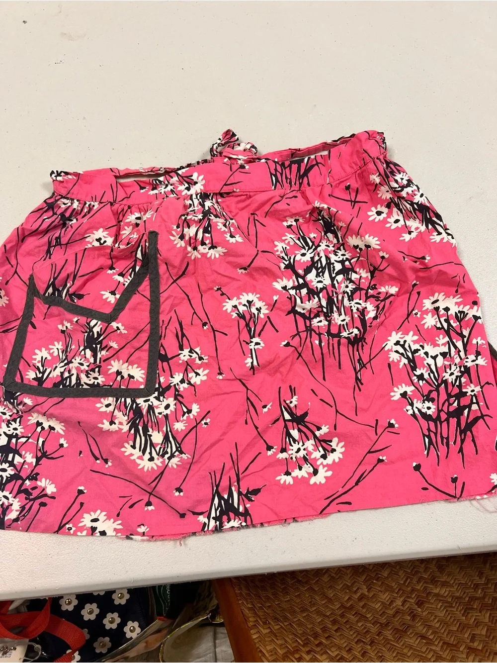 Vintage 1950s Bright Pink Floral Drawstring Apron